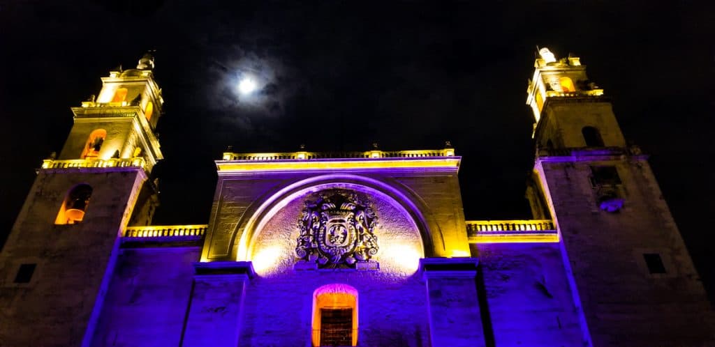 Merida cathedral at night