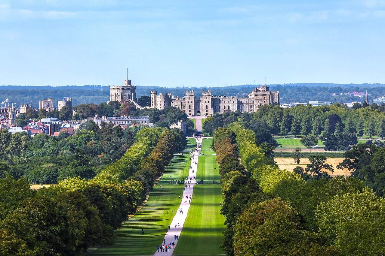Aerial view of a park path leading to Windsor Castle which is an easy day trip from London by train