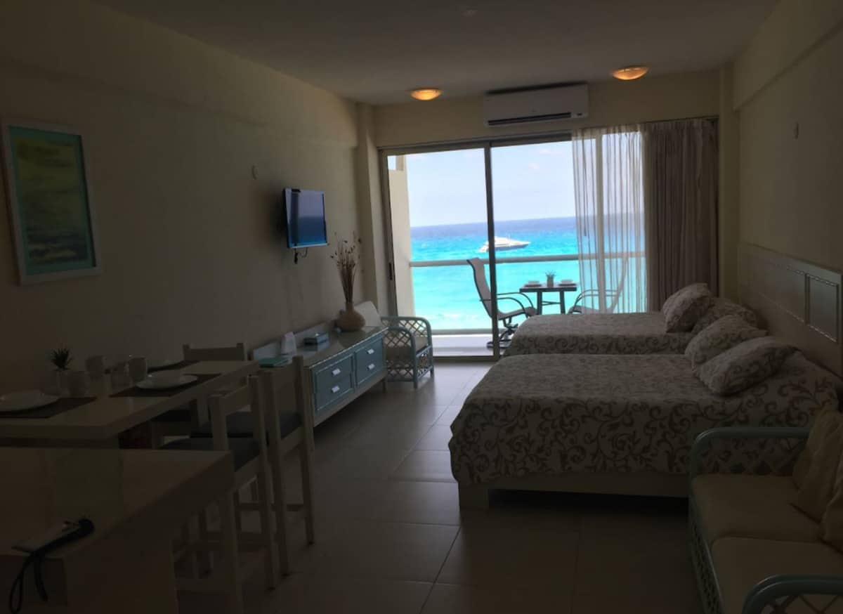 Airbnb Cancun suite with ocean view